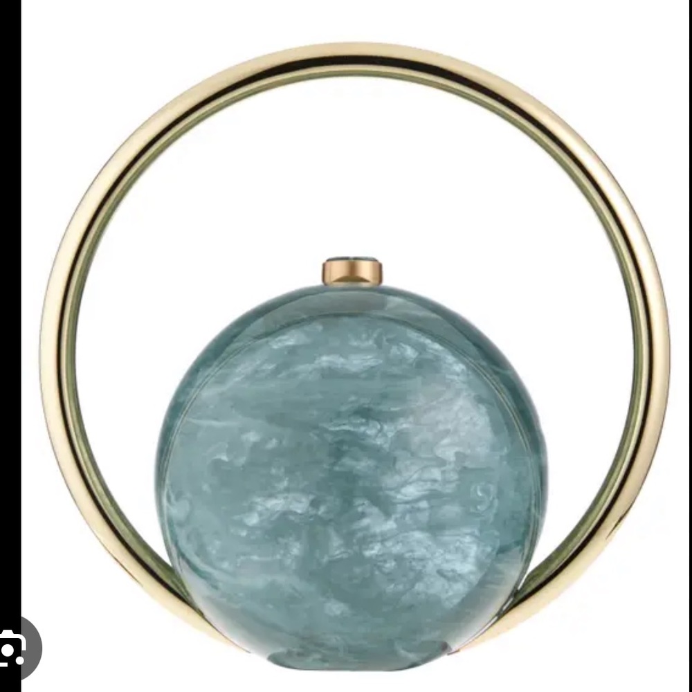 Looking for this Cult Gaia bag!! Cult Gaia Mina bag in seaspray